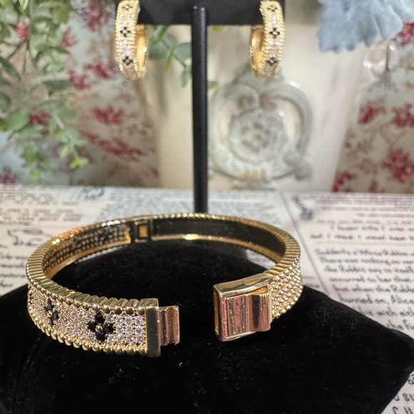 Stainless Steel Gold-Tone Black Flower Crystal Bracelet & Hoop Earring Set - Picture 5 of 6